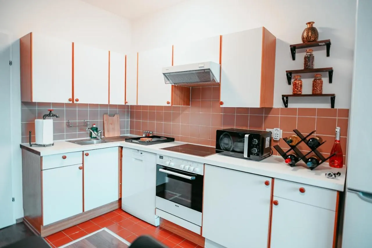 Vienna Shopping Center 14 Apartment